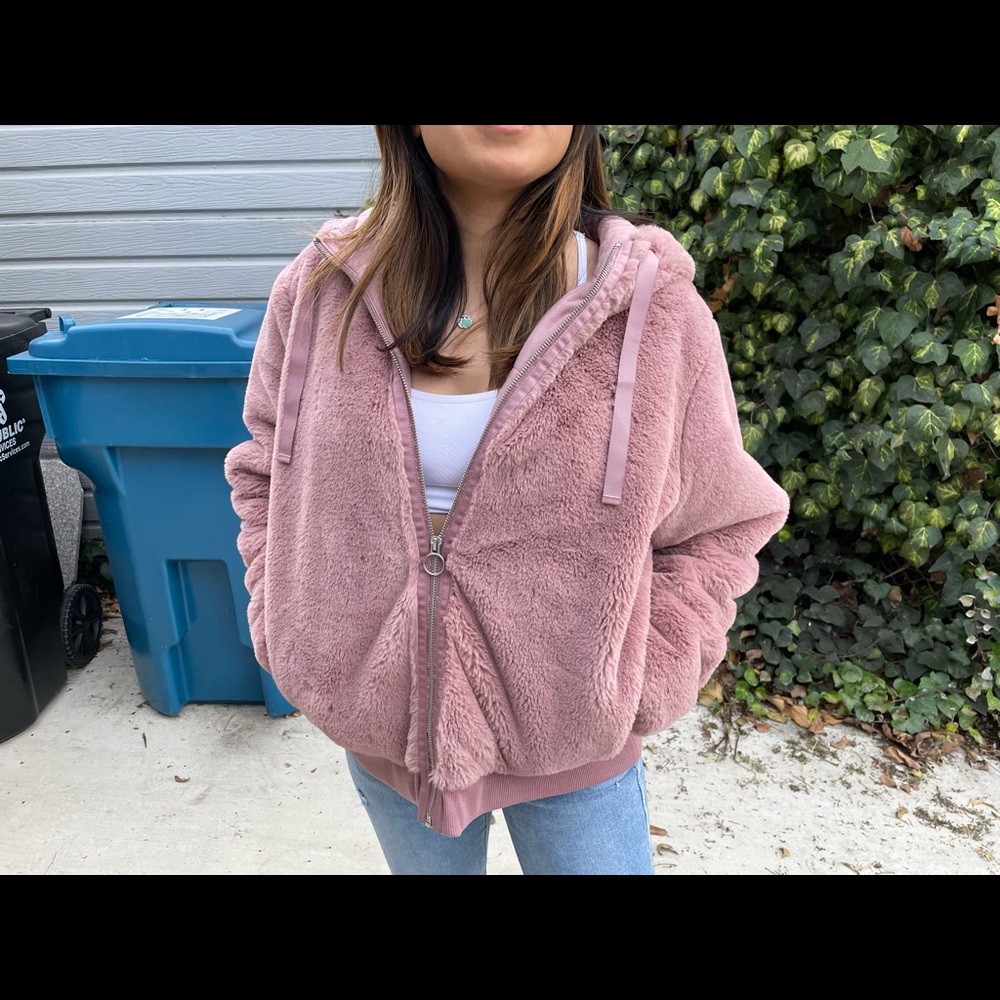 NWOT Large Athleta Ritual Faux Fur